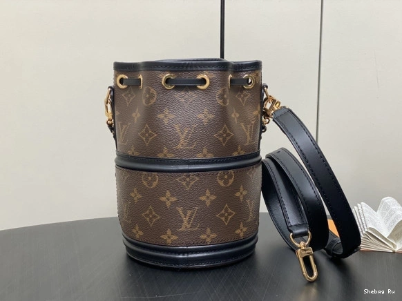 VUITTON Canoe LOUIS Bag-14*20.5*14CM New 0726